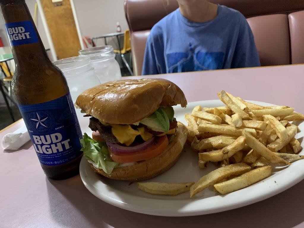 JS Cafe | restaurant | 408 N Franklin St, Holland, TX 76534, USA | 2542490087 OR +1 254-249-0087