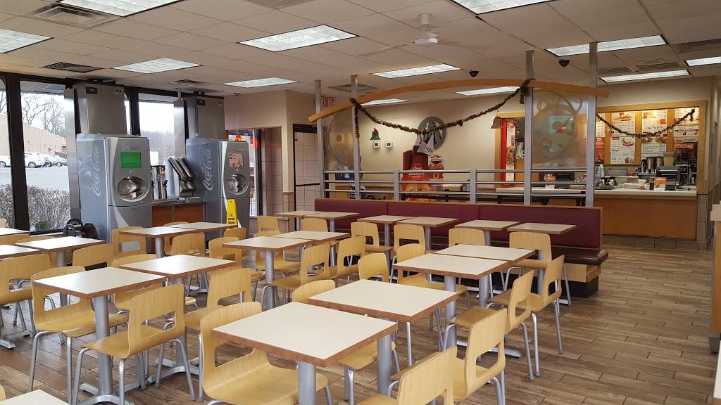Wendys | restaurant | 496 Connecticut Ave, Norwalk, CT 06854, USA | 2038539584 OR +1 203-853-9584