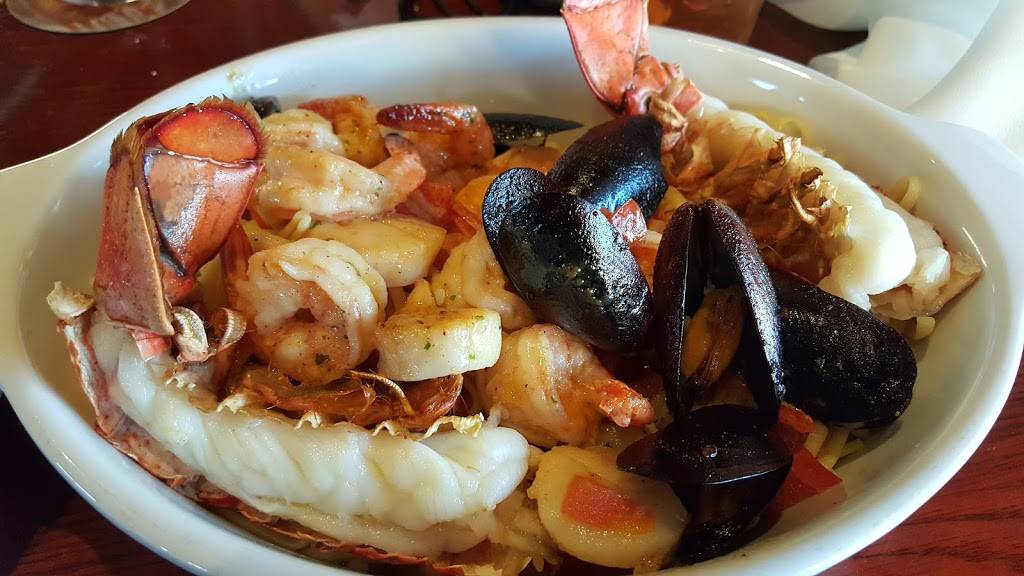 Red Lobster | restaurant | 2920 W Division St, St Cloud, MN 56301, USA | 3202536682 OR +1 320-253-6682