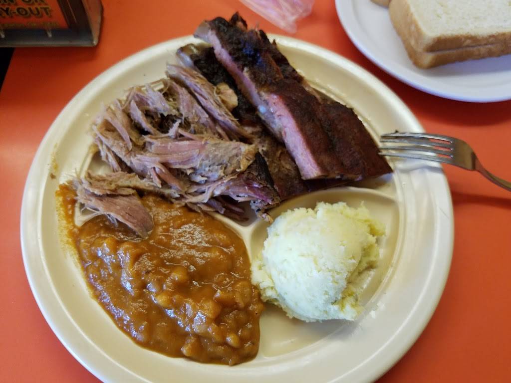 John & Cook`s Real Pit BBQ | restaurant | 1310 SW 21st St, Lawton, OK 73505, USA | 5802480036 OR +1 580-248-0036