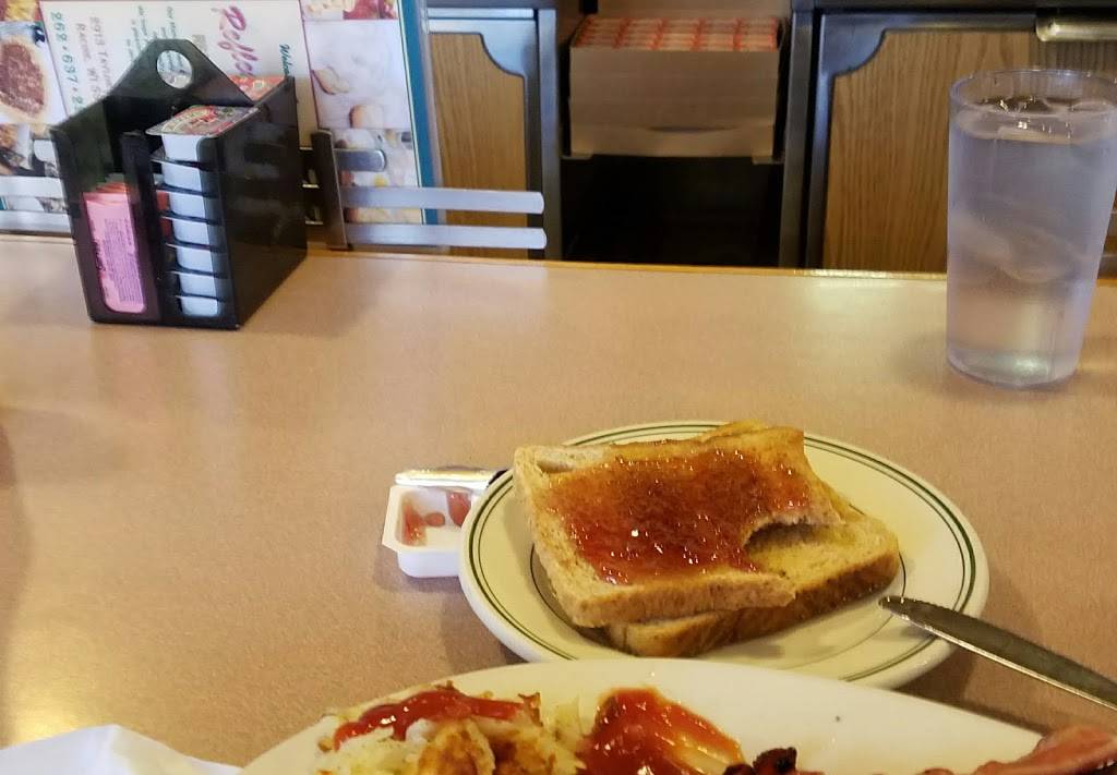 Reflections Family Restaurant | restaurant | 4248, 2913 Taylor Ave, Racine, WI 53405, USA | 2626372243 OR +1 262-637-2243