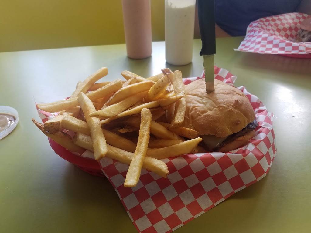 Poppa Als Famous Hamburgers | restaurant | 198 NE Santiam Blvd, Mill City, OR 97360, USA | 5038972223 OR +1 503-897-2223