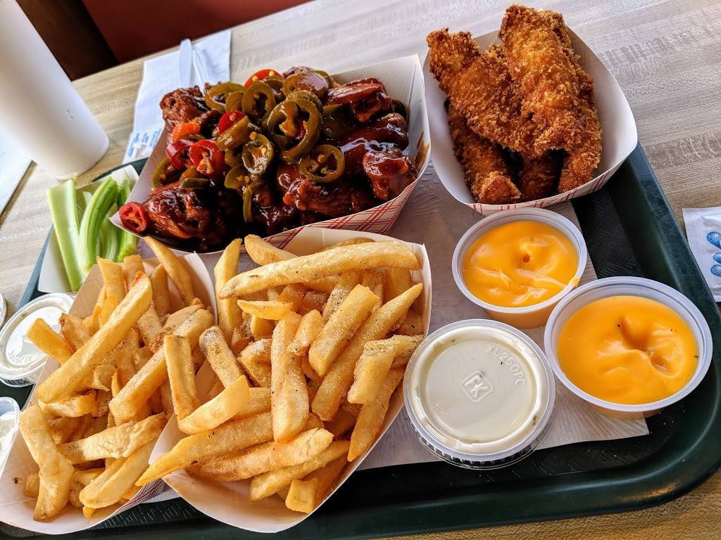 Buffalo Joe’s | restaurant | 1841 Howard St, Chicago, IL 60626, USA | 7737647300 OR +1 773-764-7300