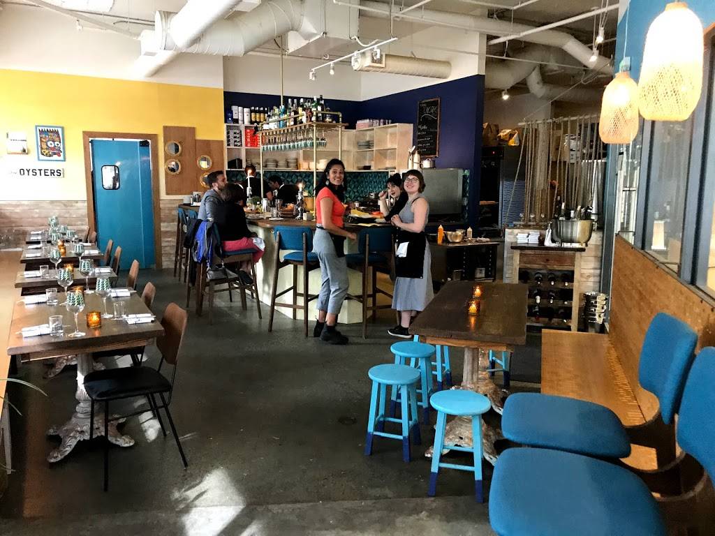 Vinnies Raw Bar | restaurant | 2505 2nd Ave #103, Seattle, WA 98121, USA | 2064207043 OR +1 206-420-7043