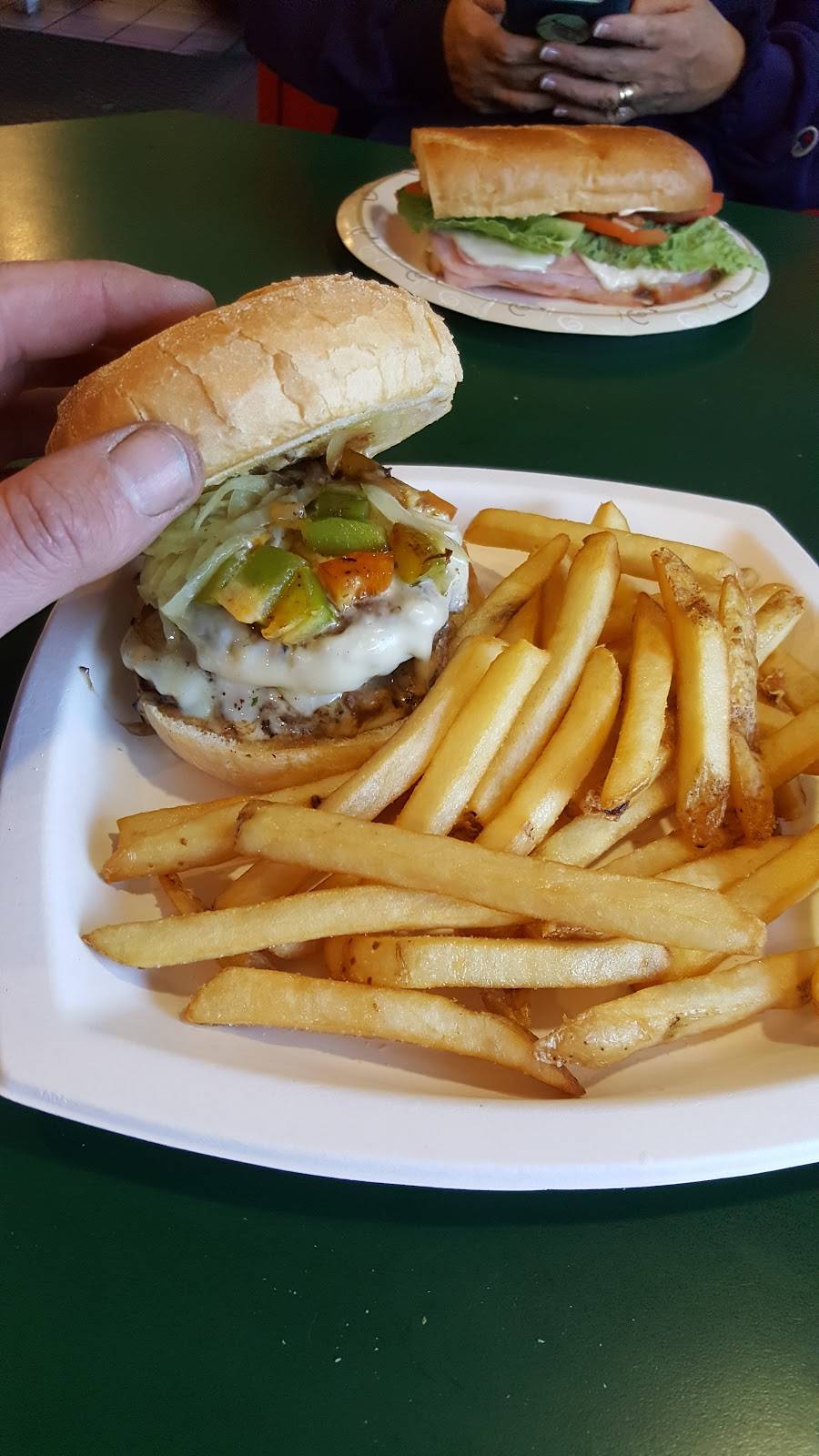 Rick & Dianes | restaurant | 62 Main St, Antrim, NH 03440, USA | 6035883388 OR +1 603-588-3388