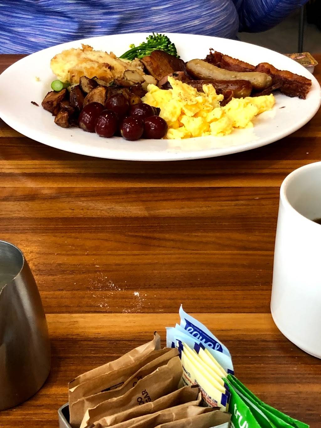 The Burnham | restaurant | 100 Lakeside Ave E, Cleveland, OH 44114, USA | 2164135120 OR +1 216-413-5120