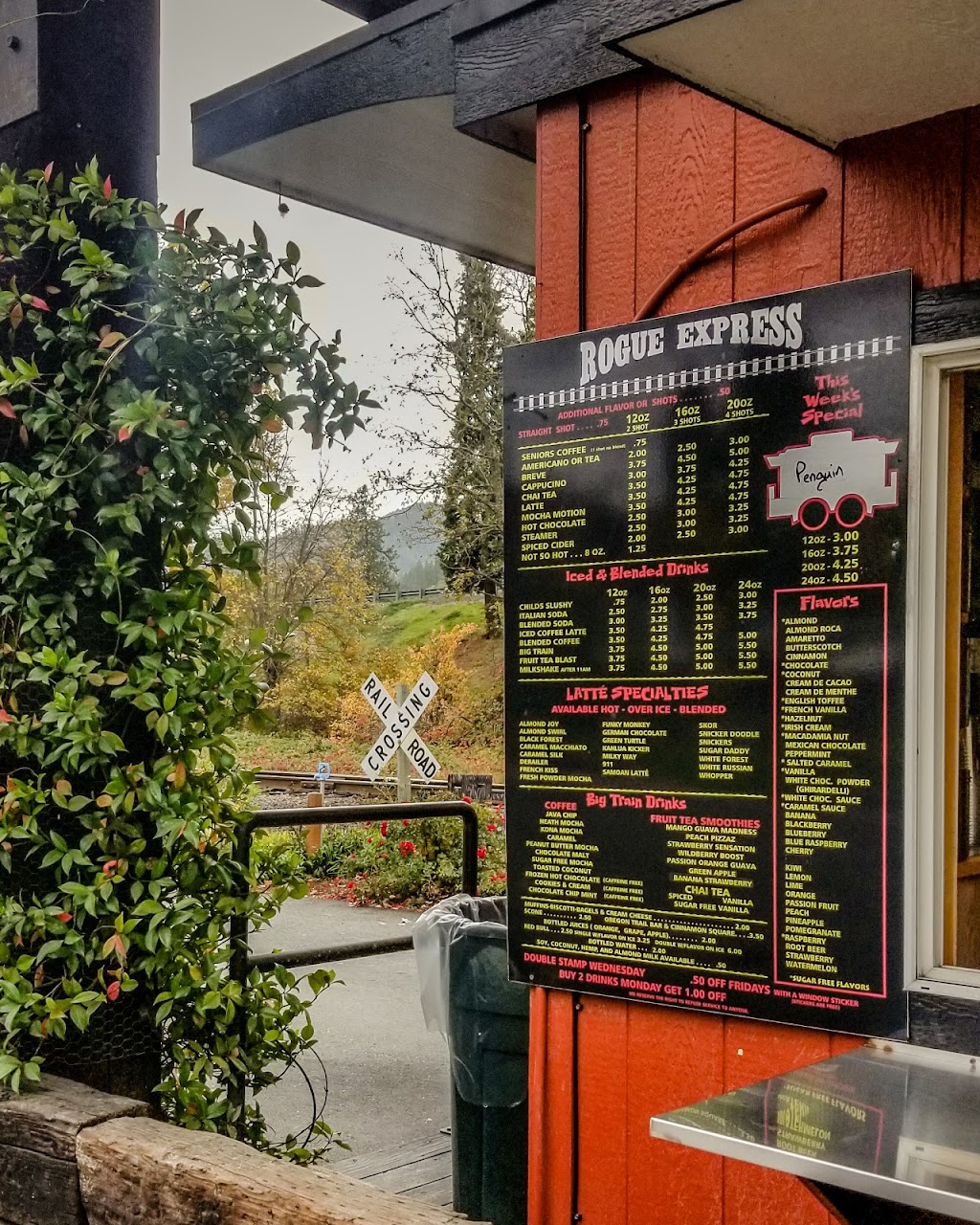 Rogue Express | restaurant | 180 Classick Dr, Rogue River, OR 97537, USA | 5415823642 OR +1 541-582-3642