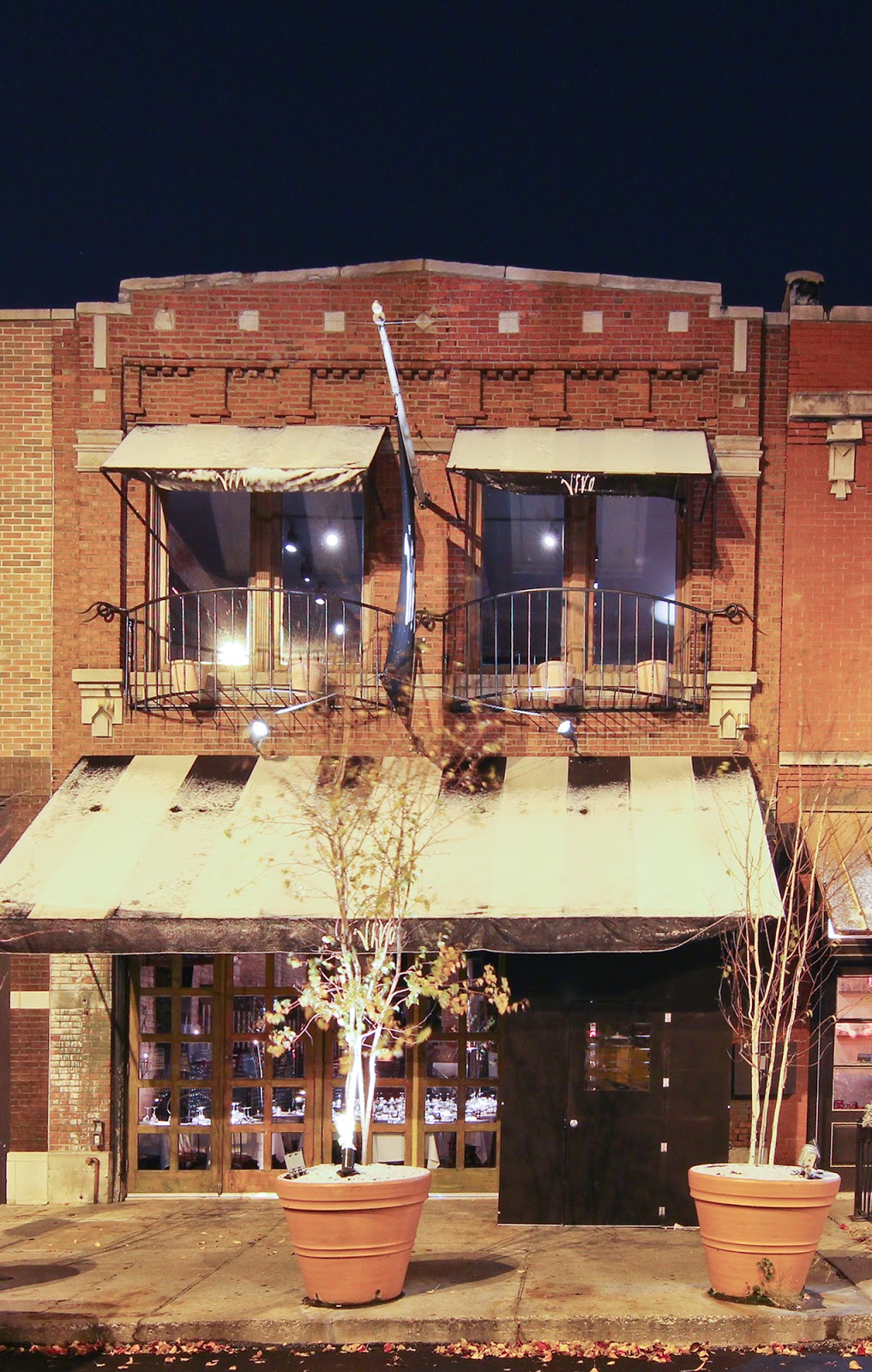 Vivo | restaurant | 838 W Randolph St, Chicago, IL 60607, USA | 3127333379 OR +1 312-733-3379