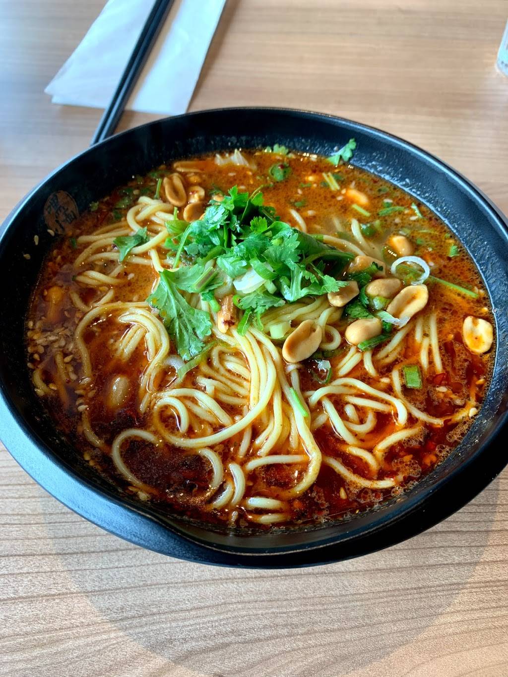 Hey Noodles 嘿小面 | restaurant | 900 Rathburn Rd W, Mississauga, ON L5C 4L2, Canada | 9052766777 OR +1 905-276-6777