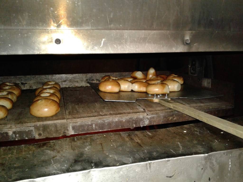 Emmons Bagels | bakery | 2253 Emmons Ave, Brooklyn, NY 11235, USA | 7189347665 OR +1 718-934-7665