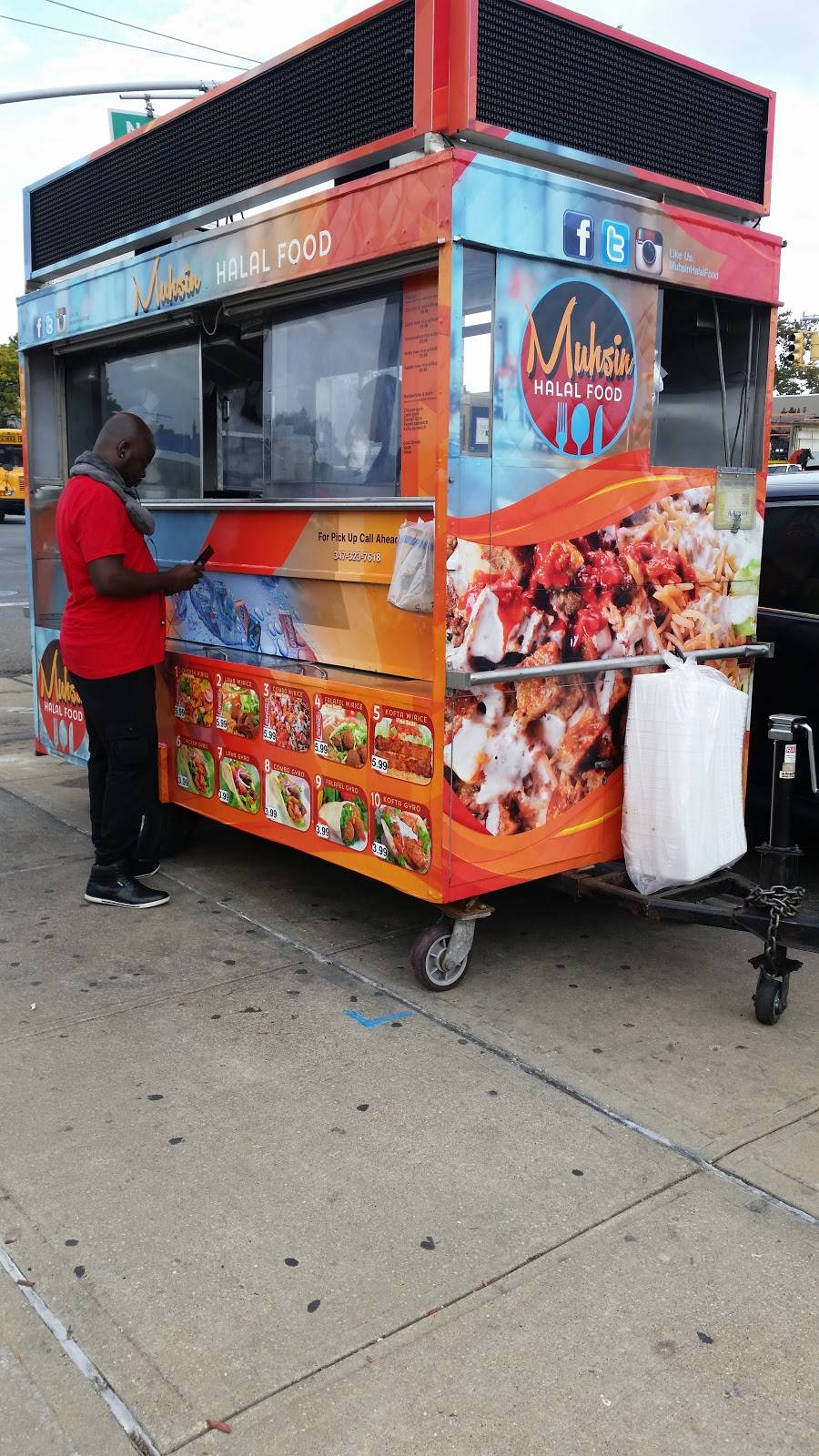 Muhsins Halal Food | restaurant | 43-2-43-16 Utopia Pkwy, Flushing, NY 11358, USA | 3473237618 OR +1 347-323-7618