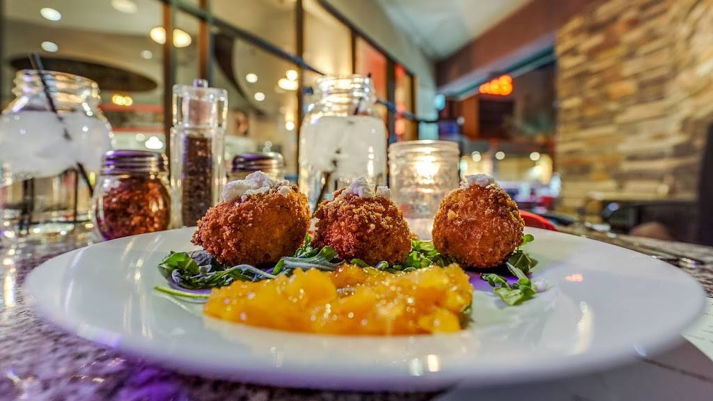 Charred Pie | restaurant | 12125 N Oracle Rd #105, Oro Valley, AZ 85737, USA | 5203952232 OR +1 520-395-2232