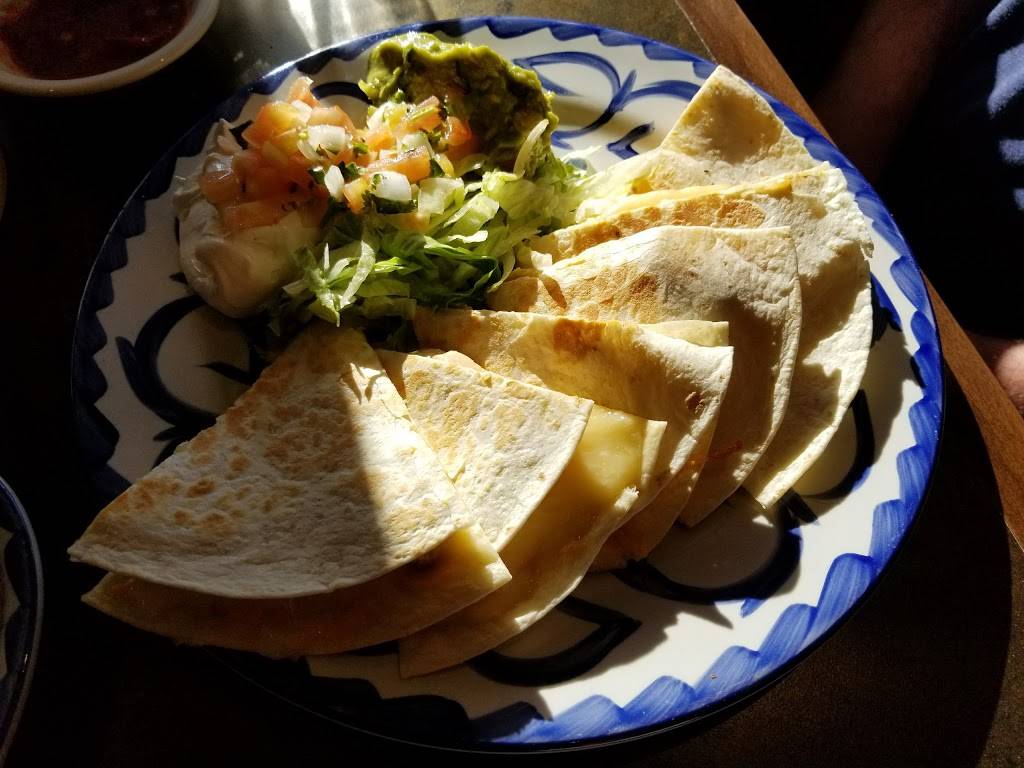 Guacamoles Mexican Cuisine | restaurant | 2 Sybil Ave, Branford, CT 06405, USA | 2032080695 OR +1 203-208-0695