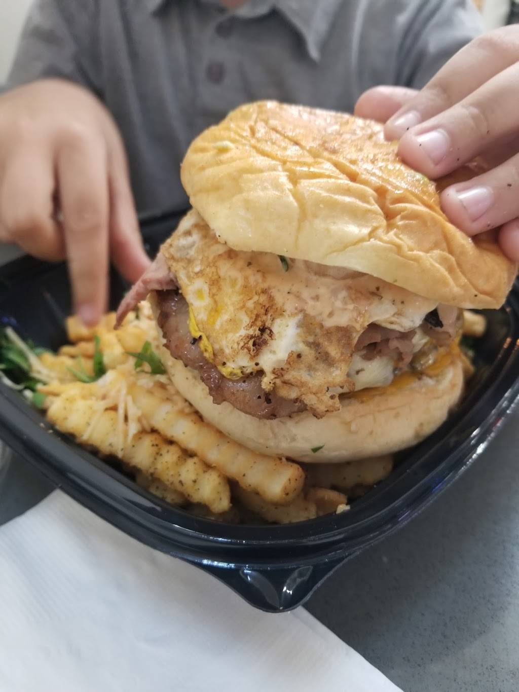 Stacked Bar And Grill | restaurant | 531 E Main St, Visalia, CA 93292, USA | 5593728480 OR +1 559-372-8480