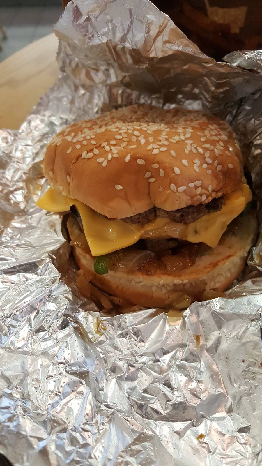 Five Guys | meal takeaway | 7041 Youree Dr, Shreveport, LA 71106, USA | 3187980290 OR +1 318-798-0290