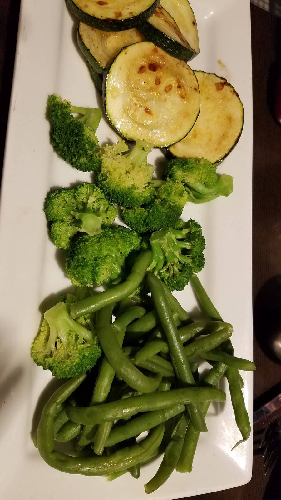 Ruby Tuesday | restaurant | 470 Lewis Ave, Meriden, CT 06450, USA | 2036301703 OR +1 203-630-1703