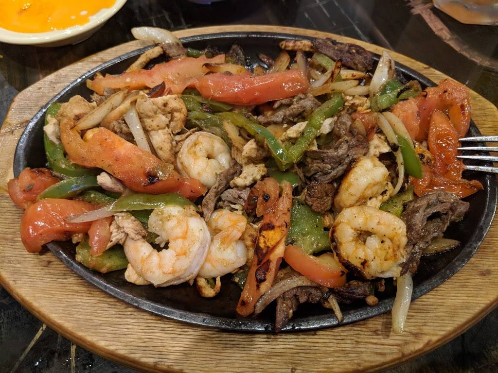 Mayas Mexican Restaurant | restaurant | 940 S Westwood Blvd, Poplar Bluff, MO 63901, USA | 5737857966 OR +1 573-785-7966