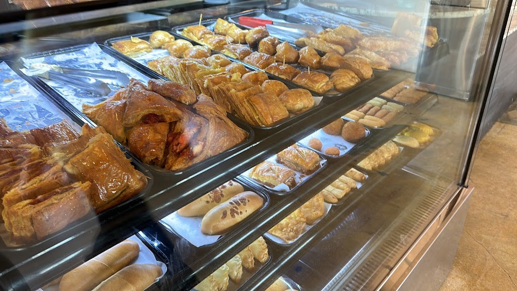 Pinecrest Bakery - Doral | restaurant | 8398 NW 58th St, Doral, FL 33166, USA | 7866287878 OR +1 786-628-7878