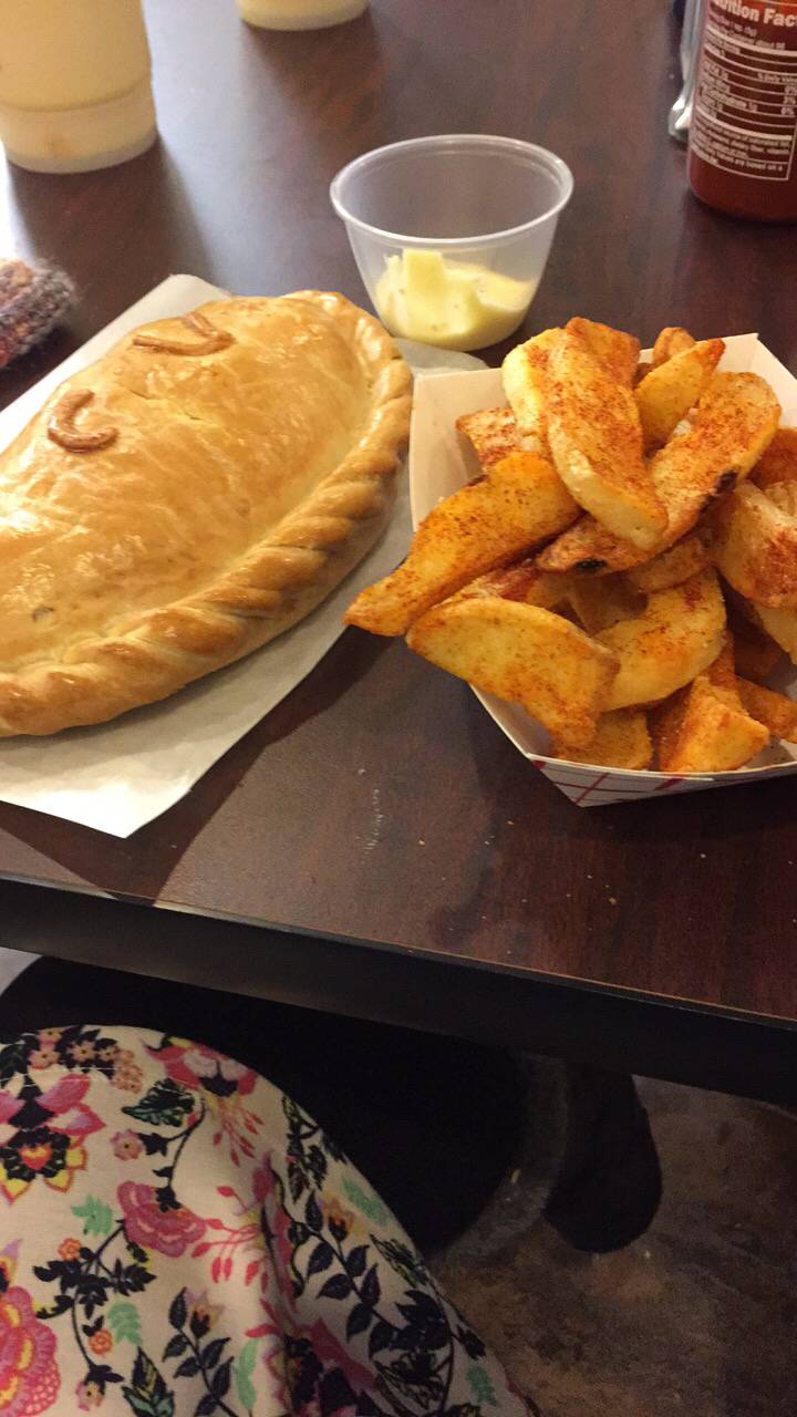 Lands End Pasty Company | restaurant | 1316 4th St SE, Minneapolis, MN 55414, USA | 6123154175 OR +1 612-315-4175