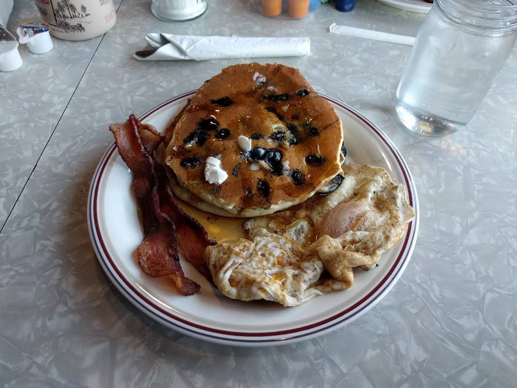 Venango General Store | restaurant | 21747 Cussewago St, Venango, PA 16440, USA | 8144225323 OR +1 814-422-5323