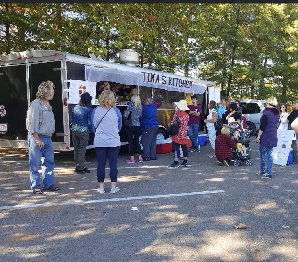 Tinas Kitchen | restaurant | 1408 S Raccoon Rd, Austintown, OH 44515, USA | 3307273616 OR +1 330-727-3616