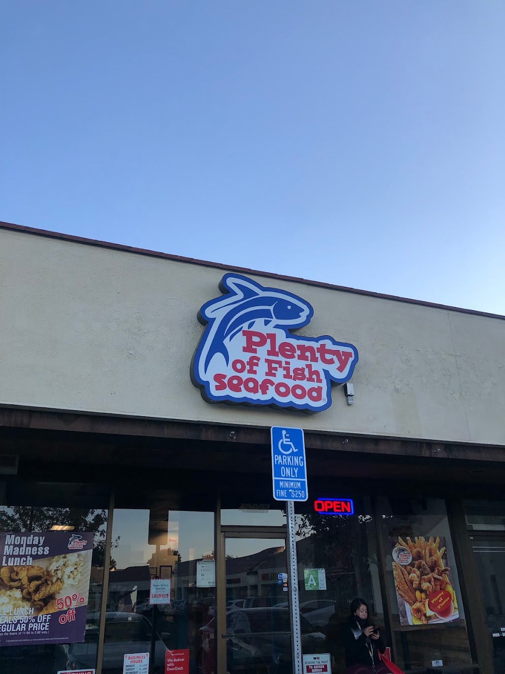 Plenty of Fish Seafood | restaurant | 43937 15th St W, Lancaster, CA 93534, USA | 6614719620 OR +1 661-471-9620