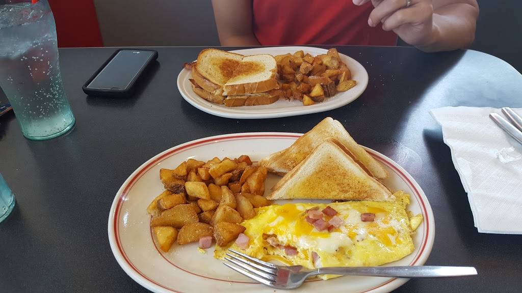 Friendlys | restaurant | 135 Mariano Bishop Blvd, Fall River, MA 02721, USA | 5086730891 OR +1 508-673-0891