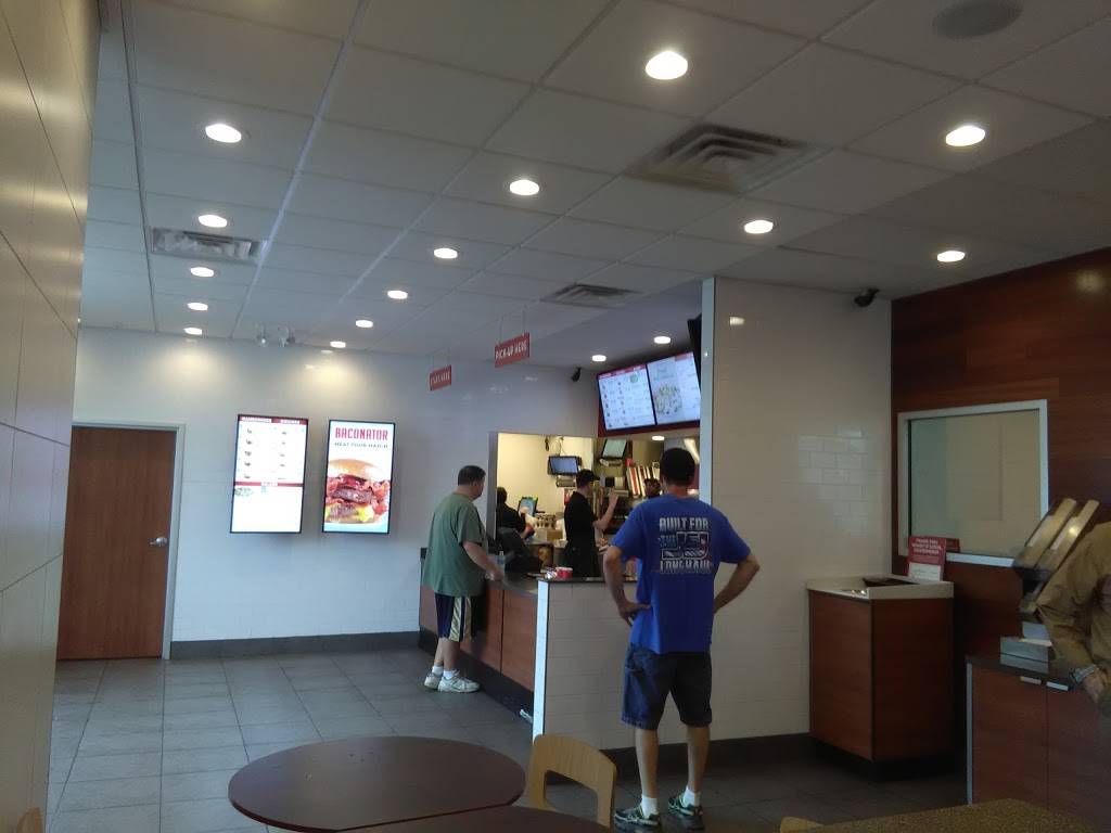 Wendys | restaurant | 499 N 3rd St, Oxford, PA 19363, USA | 6108509099 OR +1 610-850-9099