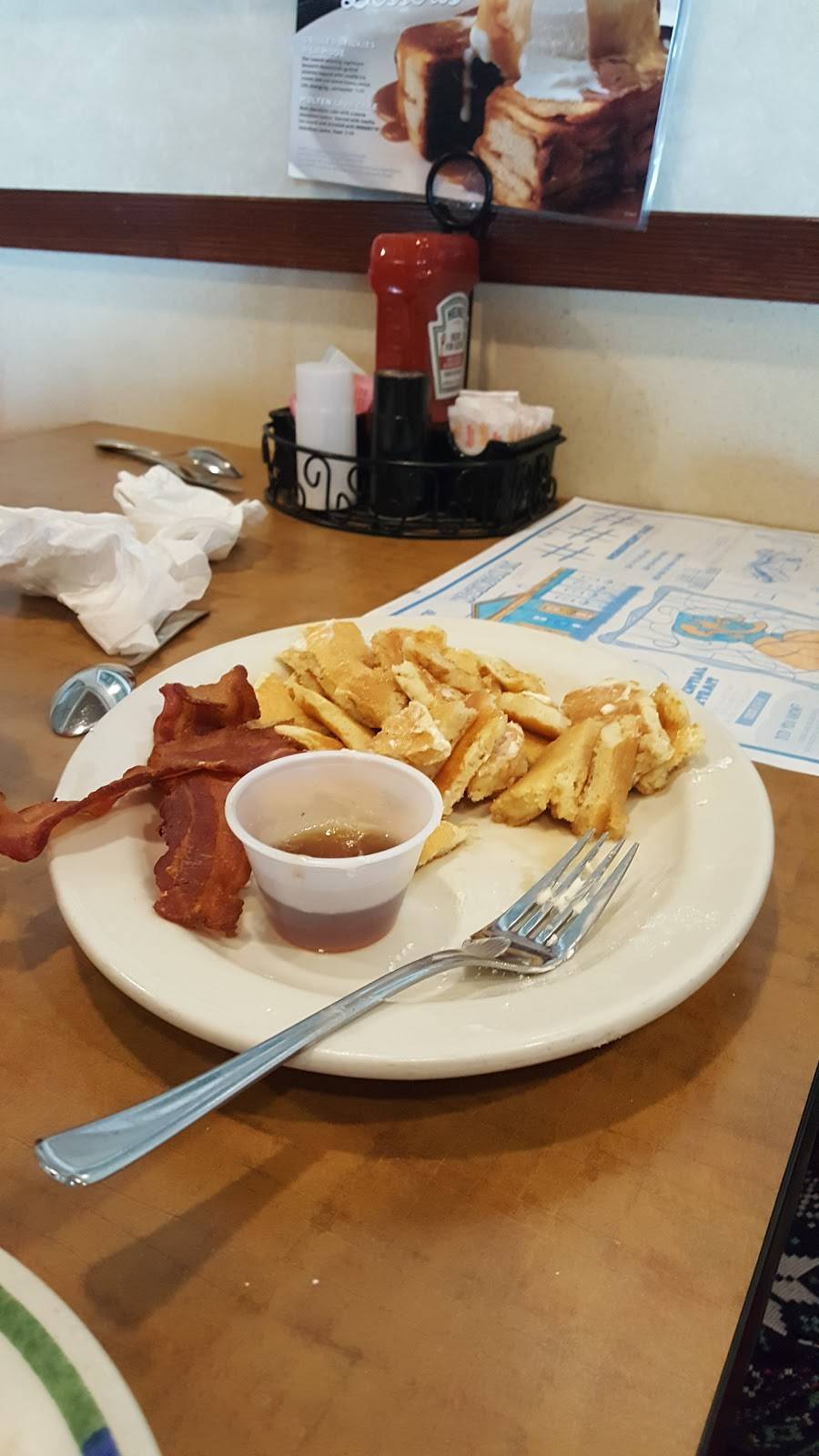 Eatn Park | restaurant | 2057 Wal Mart Dr NE, Warren, OH 44483, USA | 3303726610 OR +1 330-372-6610