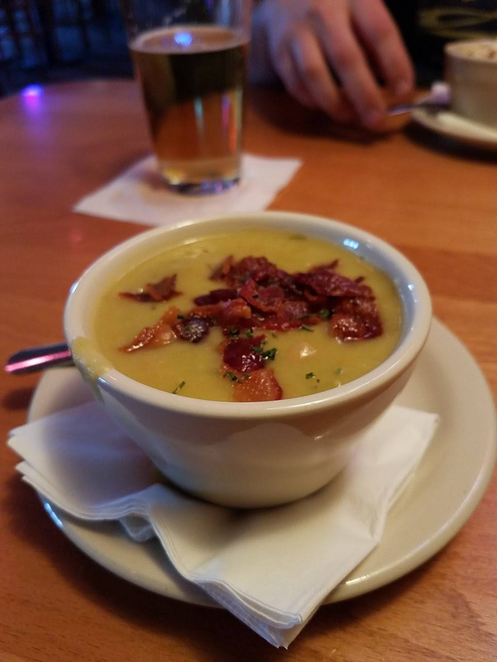 Fitzs Bar & Grill | restaurant | 3883 Cedar Grove Pkwy, Eagan, MN 55122, USA | 6514527520 OR +1 651-452-7520