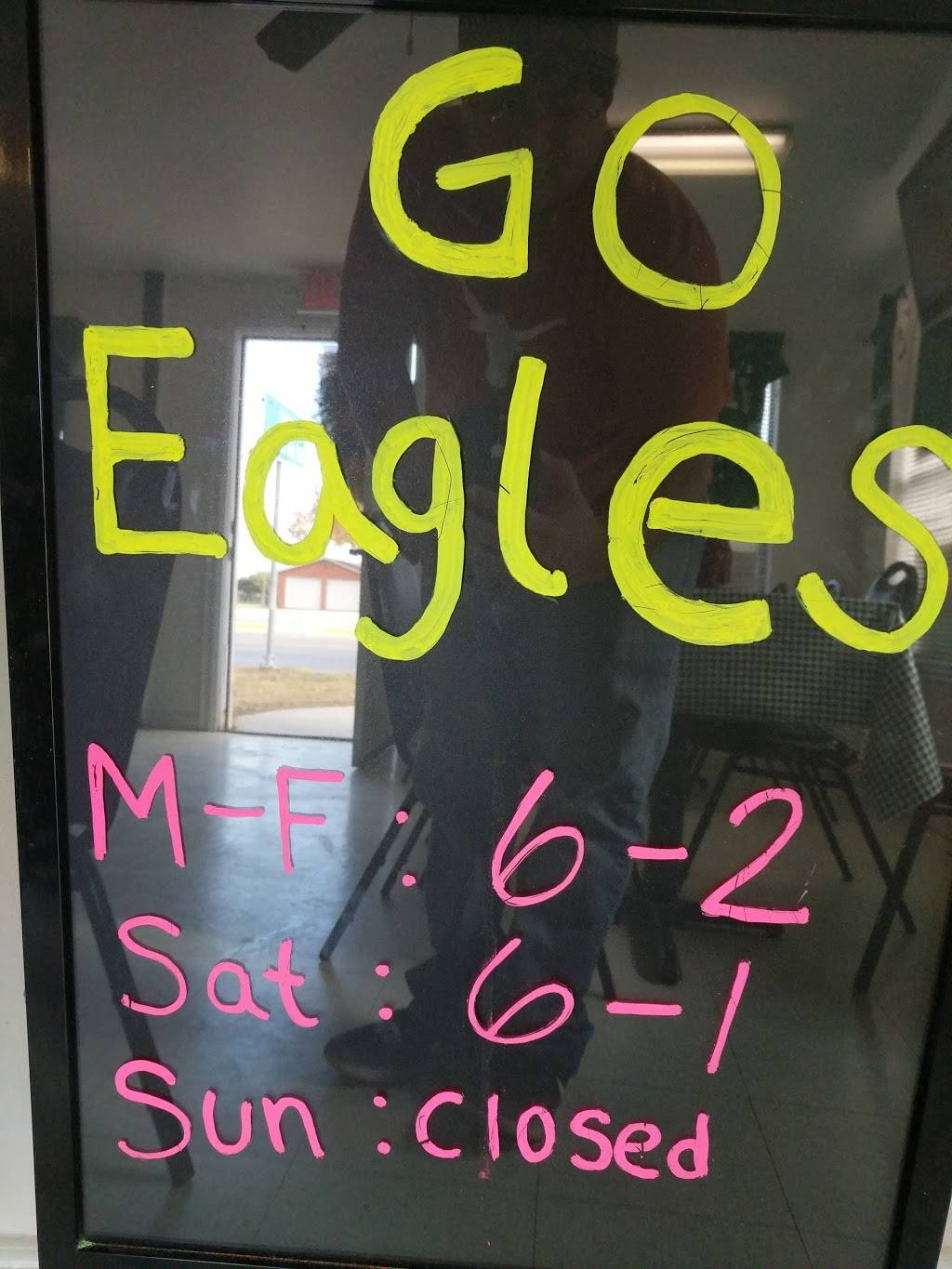 Eagles Cafe | restaurant | 1220, Pleasanton, TX 78064, USA | 8302816610 OR +1 830-281-6610