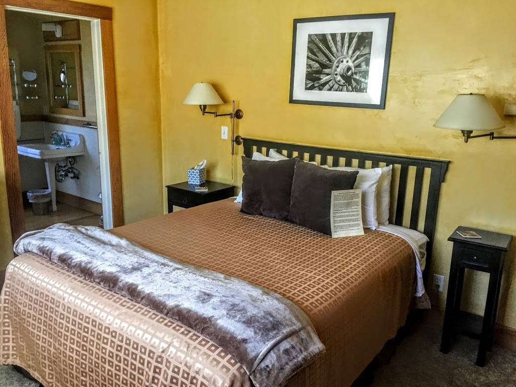 Volcano Union Pub + Inn | restaurant | 21375 Consolation St, Volcano, CA 95689, USA | 2092967711 OR +1 209-296-7711