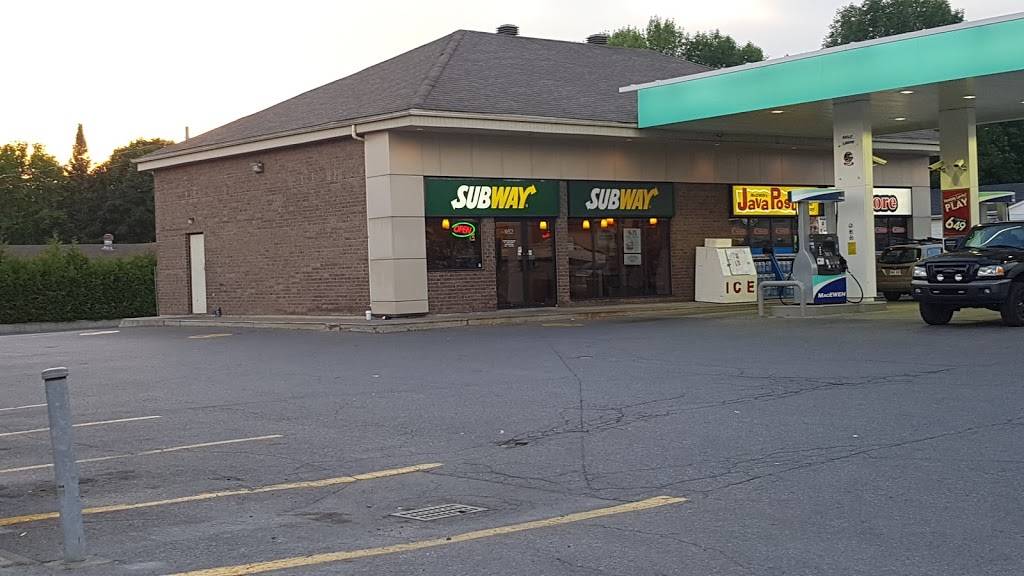 Subway | restaurant | Esso Gas/Convenience Store, 952 McGill St, Hawkesbury, ON K6A 1R6, Canada | 6136322562 OR +1 613-632-2562