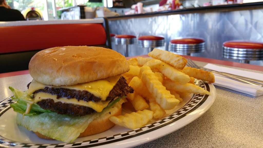 Courtesy Diner | restaurant | 1121 Hampton Ave, St. Louis, MO 63139, USA | 3146442600 OR +1 314-644-2600