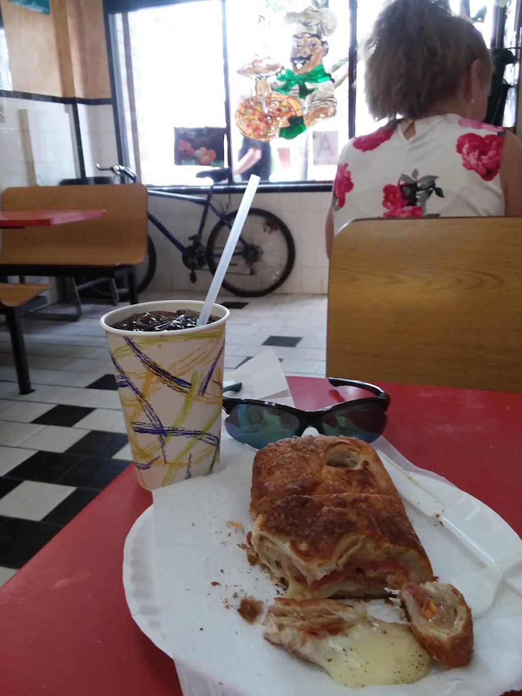 Lindas Pizza | restaurant | 4336 Katonah Ave, Bronx, NY 10470, USA | 7183247388 OR +1 718-324-7388