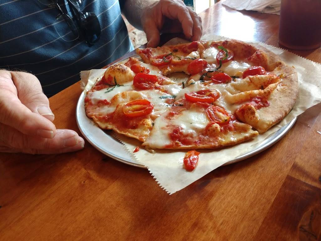 CRAVE Pasta - Pizza - Pub | restaurant | 148 W Main St, Gaylord, MI 49735, USA | 9897484848 OR +1 989-748-4848