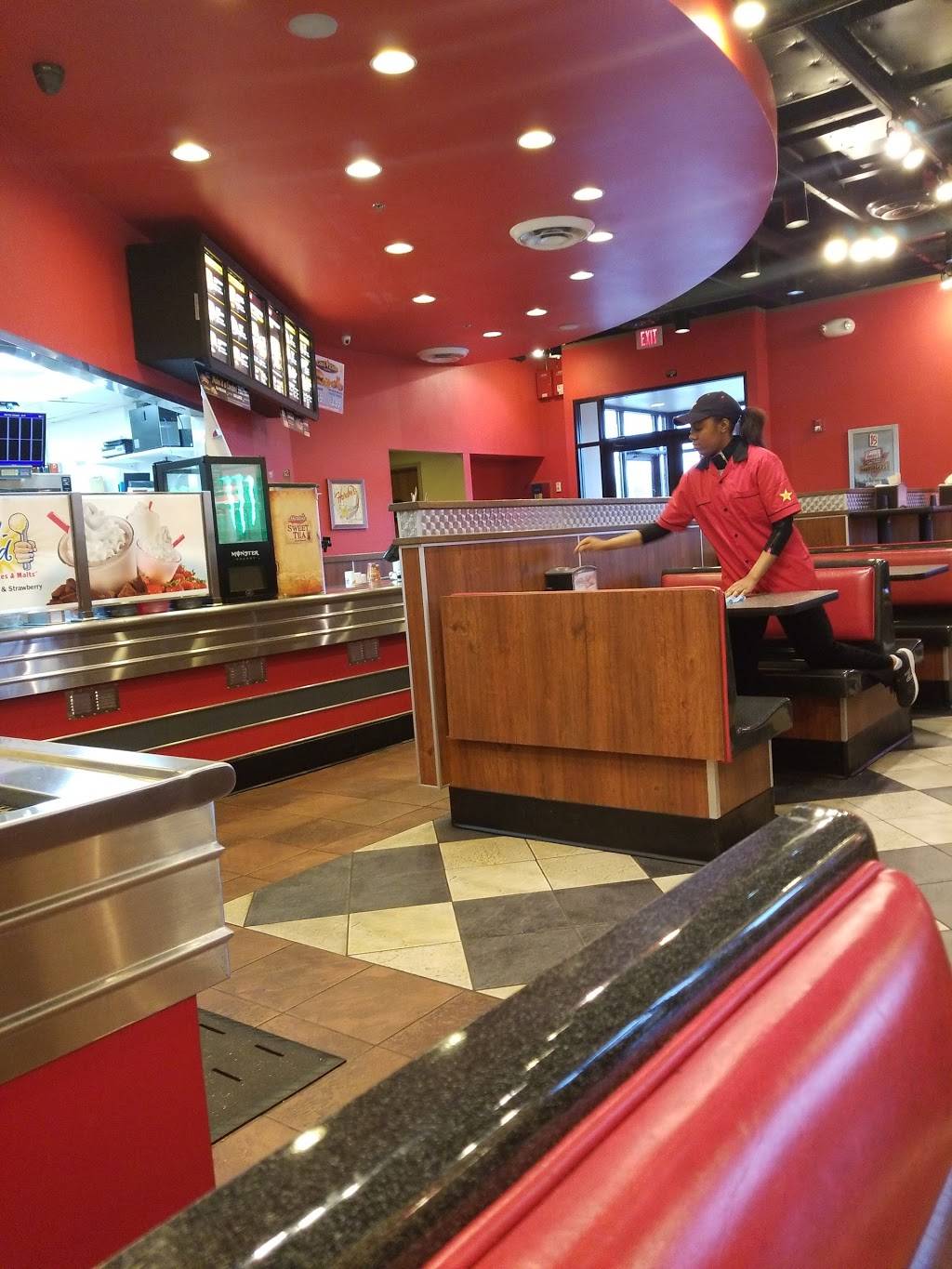 Hardees | restaurant | 380 W Rollins Rd, Round Lake Beach, IL 60073, USA | 2247575185 OR +1 224-757-5185