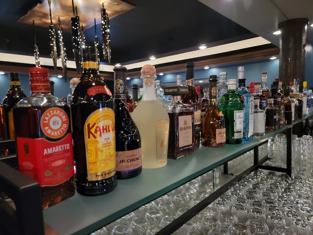 The Drake Piano Bar | restaurant | 37505 US-18, Prairie du Chien, WI 53821, USA | 6082284020 OR +1 608-228-4020