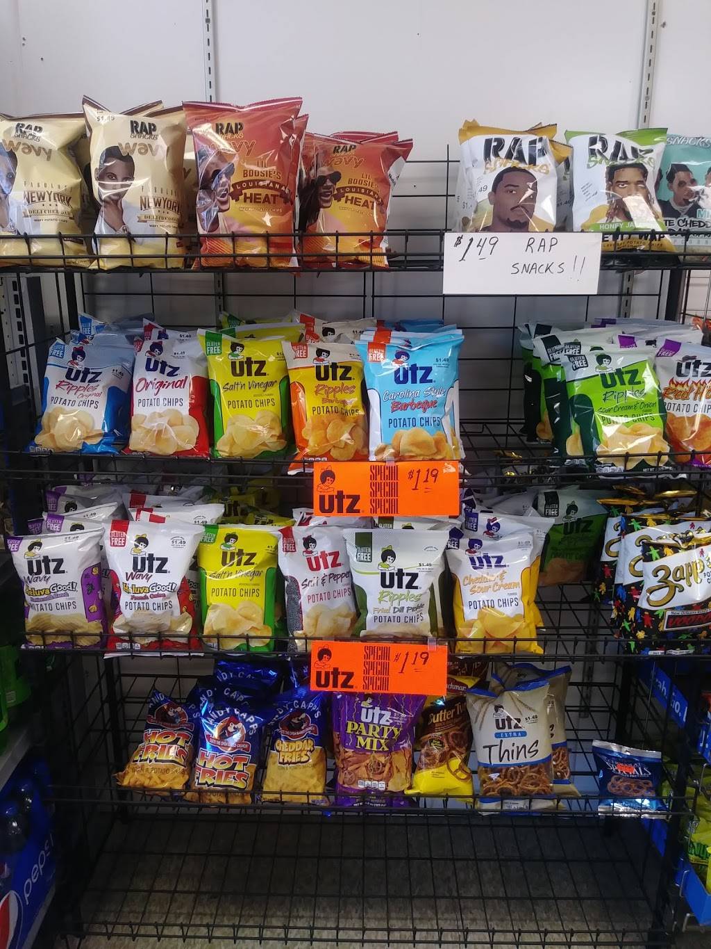 Georges Pizza | restaurant | 2910 Hyde Park Blvd, Niagara Falls, NY 14305, USA | 7162842471 OR +1 716-284-2471