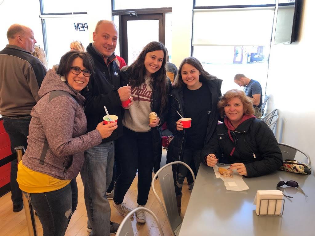 Campus Craves | restaurant | 208 N Walnut St #110, Bloomington, IN 47404, USA | 8123453507 OR +1 812-345-3507