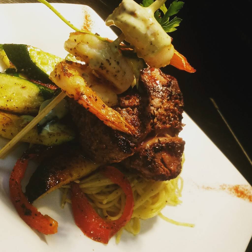 Fugazzis | restaurant | 1441 E Prosperity Ave, Tulare, CA 93274, USA | 5596871454 OR +1 559-687-1454