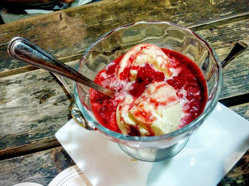 Max Bratwurst Und bier | restaurant | 1266, 4702 30th Ave, Astoria, NY 11103, USA | 7187771635 OR +1 718-777-1635