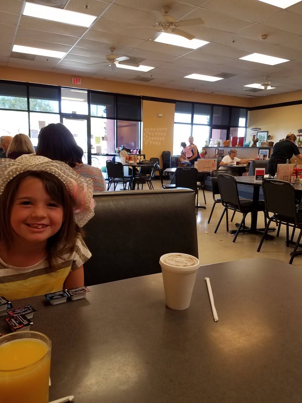 Jerry Bobs Family Restaurant | restaurant | 7545 Houghton Greenway # 155, Tucson, AZ 85747, USA | 5205749060 OR +1 520-574-9060