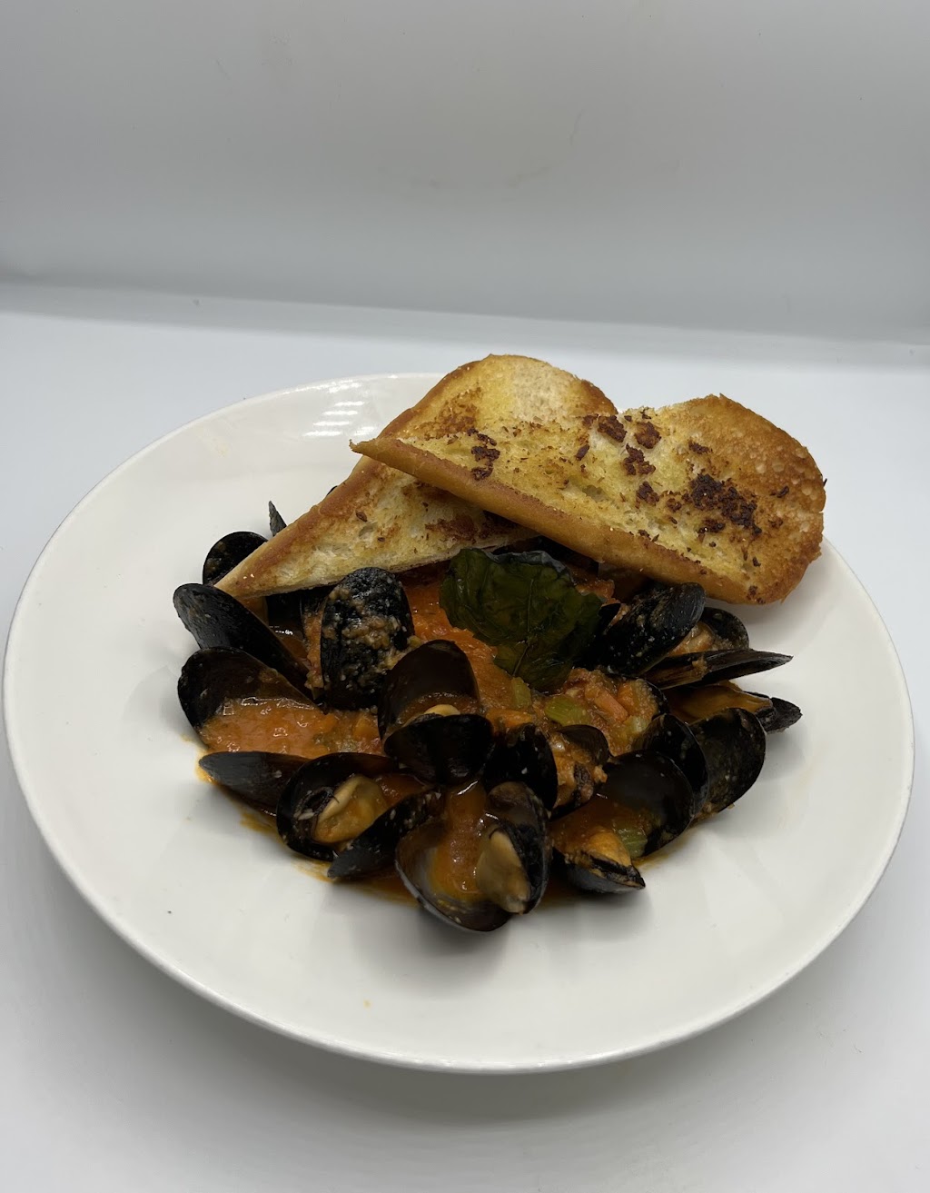 Serendipity Cafe and Bar | restaurant | 1 Los Angeles Ave, Moorpark, CA 93021, USA | 8052225450 OR +1 805-222-5450