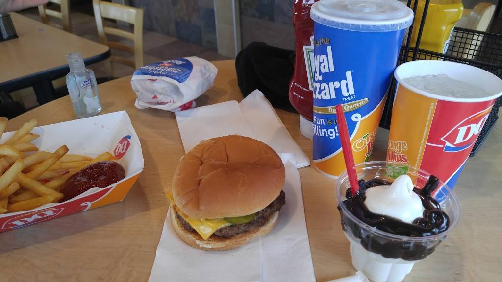 Dairy Queen Grill & Chill | restaurant | 5785 Godfrey Rd, Godfrey, IL 62035, USA | 6184665524 OR +1 618-466-5524