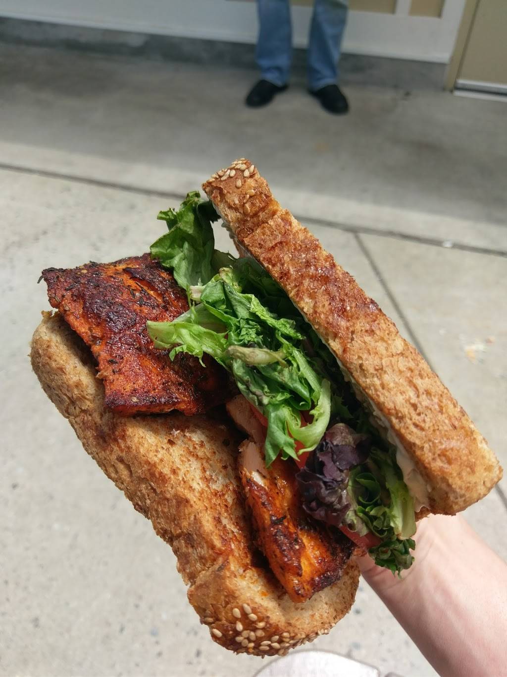 Big Fish Grill on the Riverfront | restaurant | 720 Justison St, Wilmington, DE 19801, USA | 3026523474 OR +1 302-652-3474