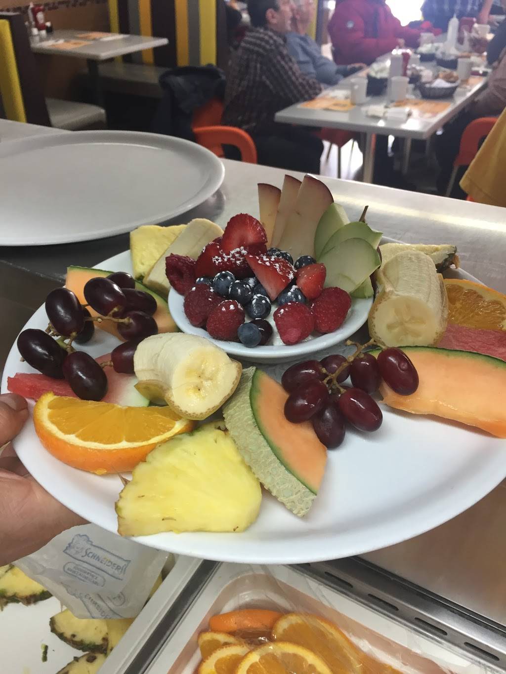 Le Petit Québec | restaurant | 3500 Boulevard Laframboise, Saint-Hyacinthe, QC J2R 2H6, Canada | 4507961630 OR +1 450-796-1630