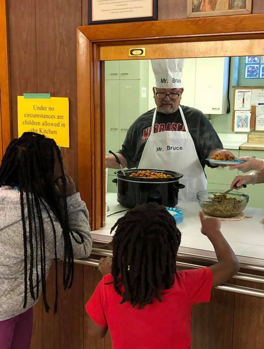 childrens supper hour | restaurant | 1229 S Grand Ave E, Springfield, IL 62703, USA | 2175228147 OR +1 217-522-8147