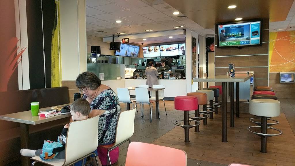 McDonalds | cafe | 64 E Ramona Expy, Perris, CA 92571, USA | 9519439191 OR +1 951-943-9191
