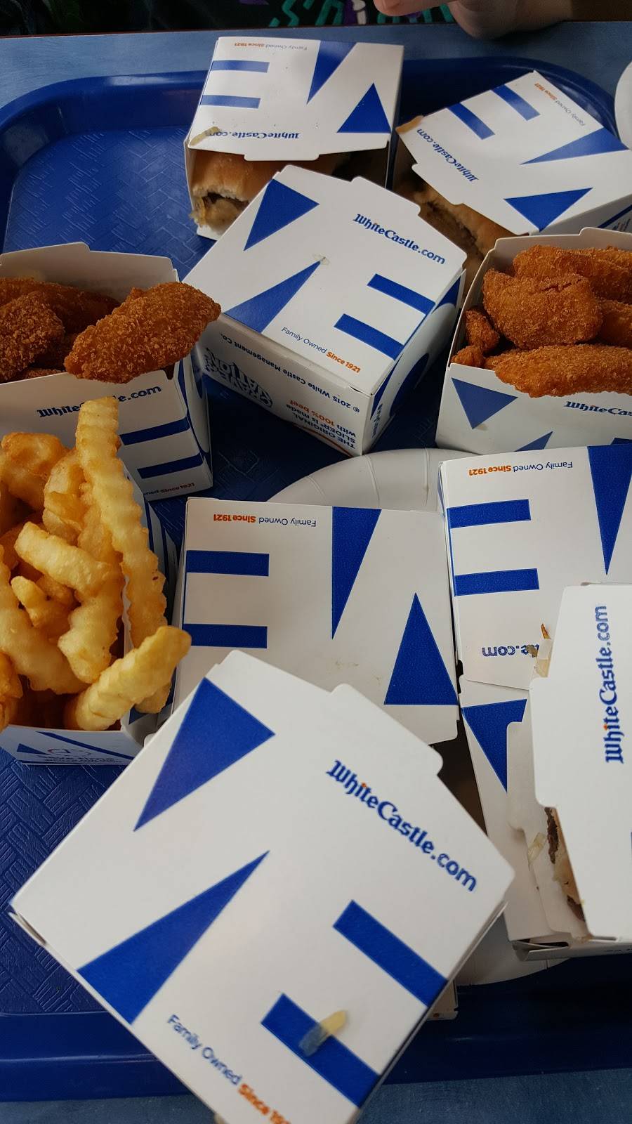 White Castle | restaurant | 3832 E Grand River Ave, Howell, MI 48843, USA | 5175525284 OR +1 517-552-5284